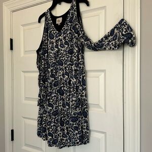 Beige by Eci navy patterned dress with arm cutouts. Size medium